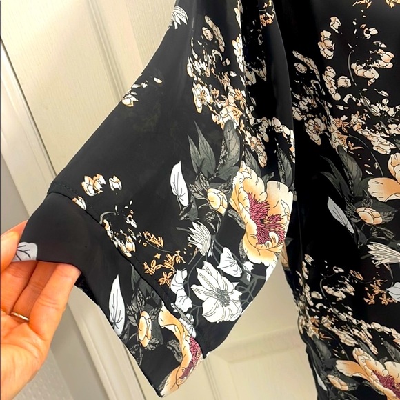 Tahari Floral Black Kimono Swim Coverup Bohemian Floral Duster Size SM - Picture 4 of 12